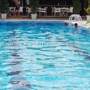 استخر روباز بلوط ولنجک