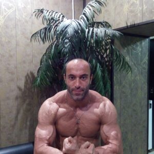 وحید نصیری مربی بدنسازی در تهران