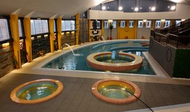 استخر آبی گلستانکوه خوانسار