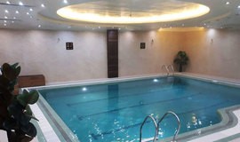 استخر هتل ملل قم