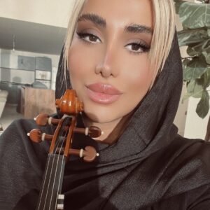 الهه منصوری مربی شنا و نجات غریق در تهران